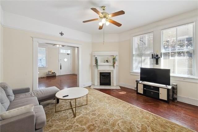 7710 Plum St - Photo 6 of 15