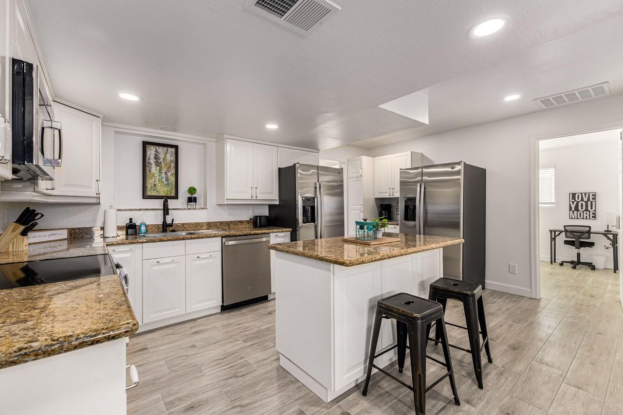 N Wedgewood Dr - Photo 4 of 28