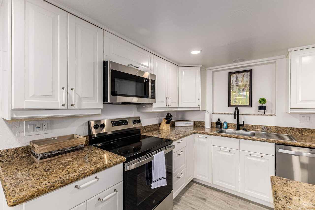 N Wedgewood Dr - Photo 7 of 28