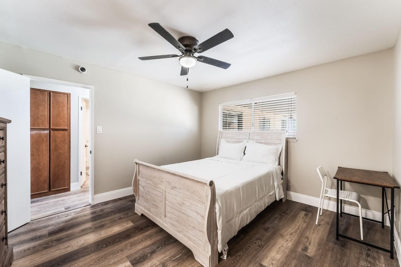 Bloomingfield Ln - Photo 7 of 9