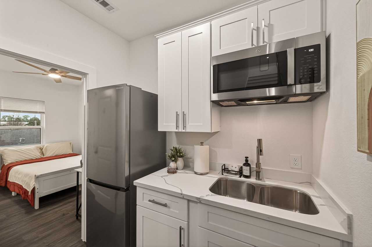 Avenue S - Photo 5 of 30