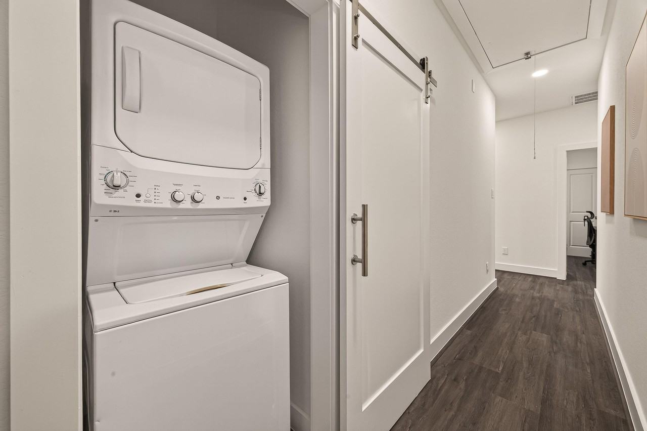 Avenue S - Photo 6 of 30