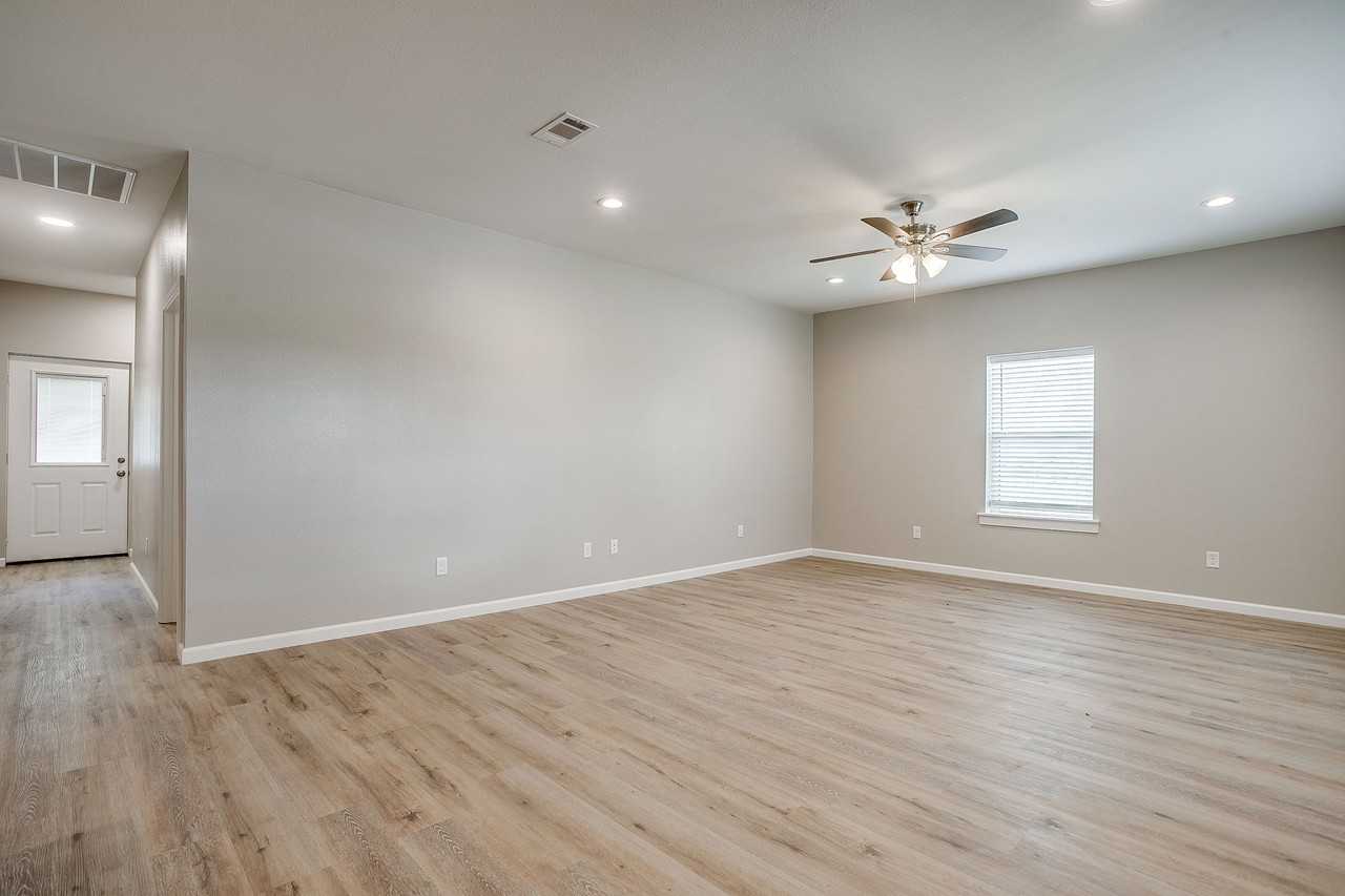 133 Winners Circle #1101 - Photo 3 of 8