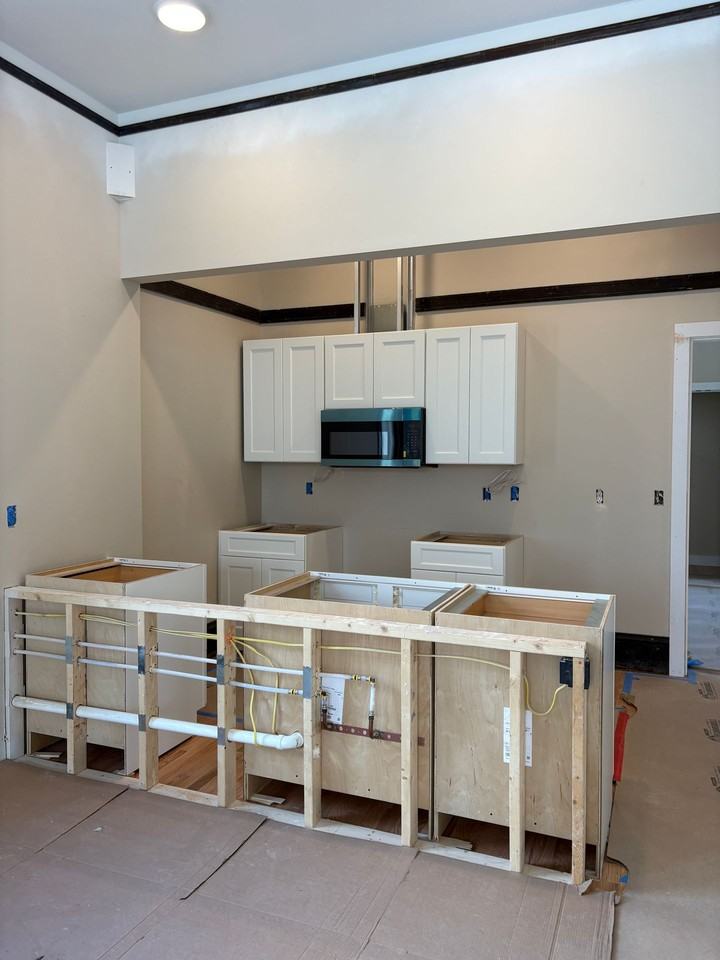 207 Pleasant St - Photo 5 of 8