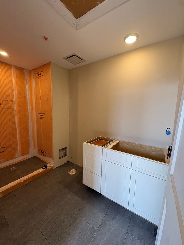 207 Pleasant St - Photo 7 of 8