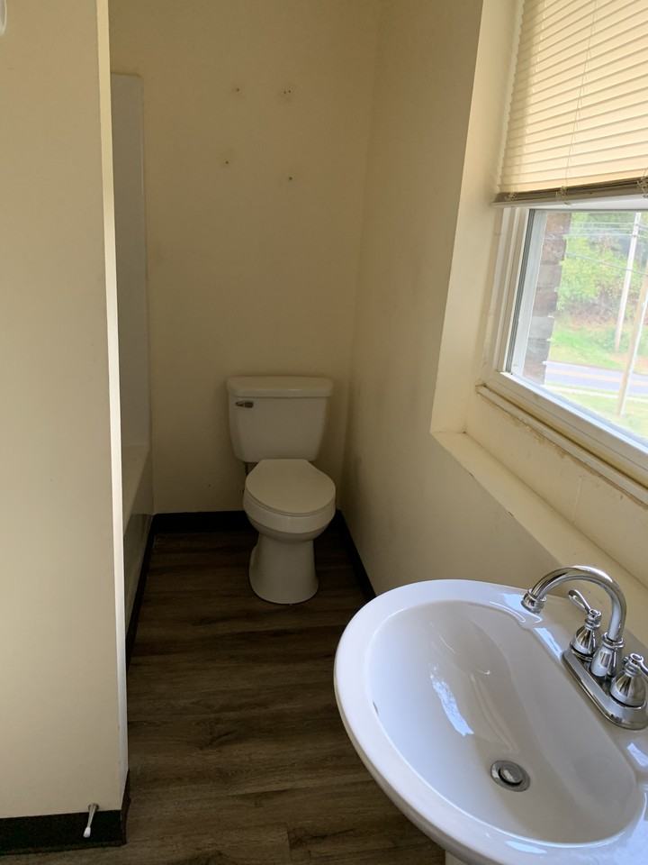 136 S 10th St #11 - Photo 4 of 4