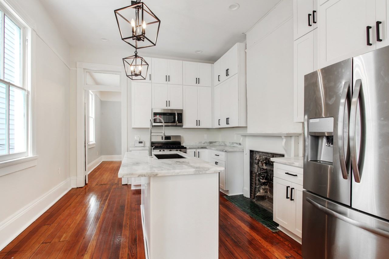 3025 Banks St - Photo 2 of 13