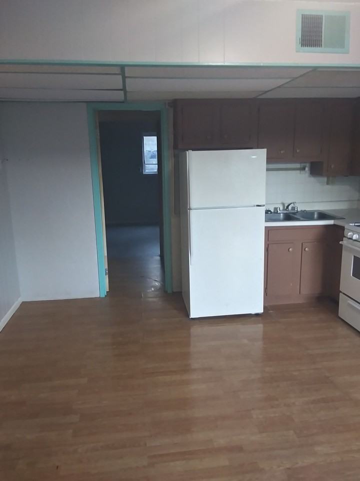 136 S 10th St #201 - Photo 4 of 5