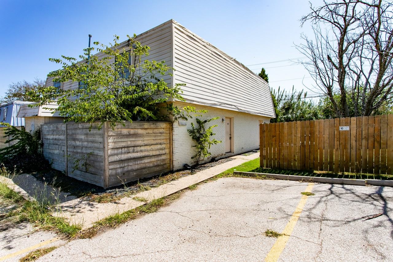 2215 Mission Hill Dr