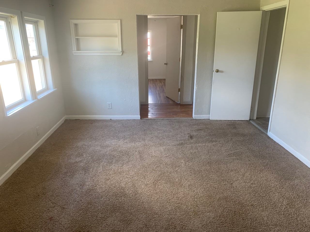 4010 K Dr S #B - Photo 4 of 5