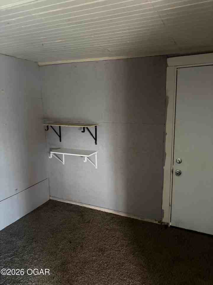 718 Indiana Ave - Photo 2 of 8