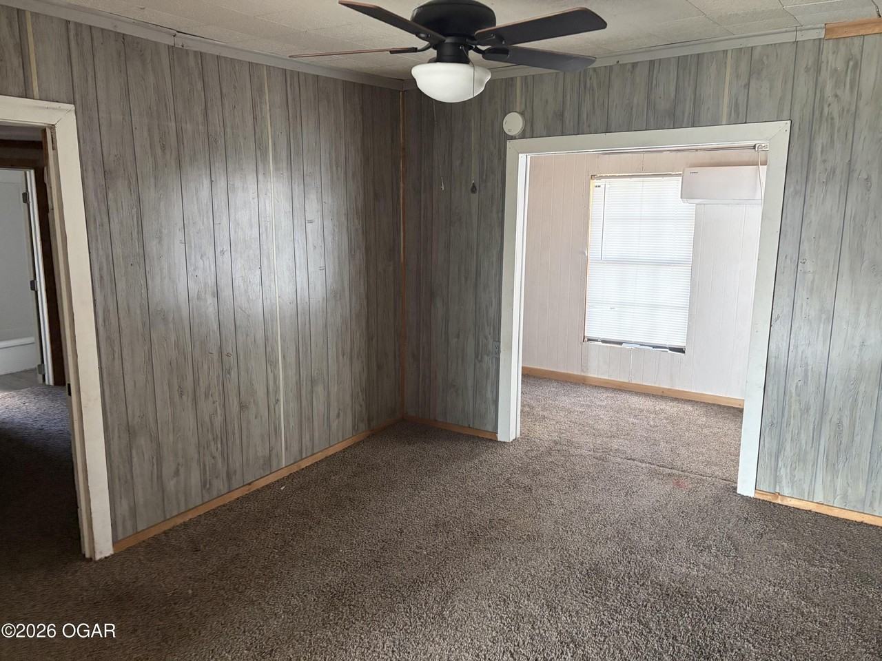 718 Indiana Ave - Photo 3 of 8