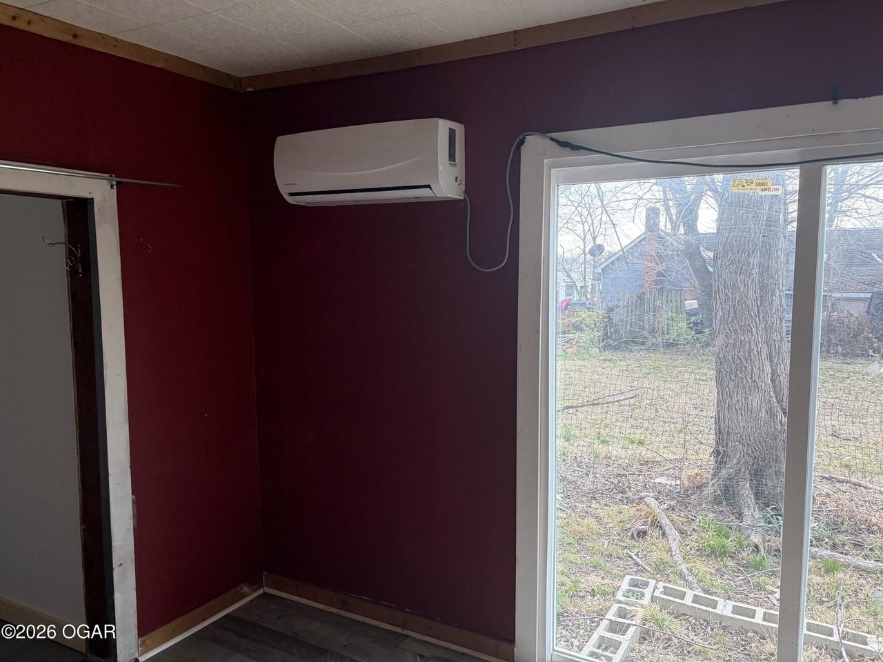 718 Indiana Ave - Photo 5 of 8