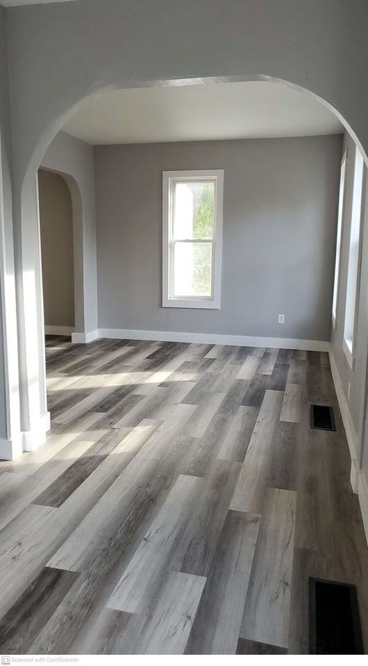 118 Medford St - Photo 4 of 17