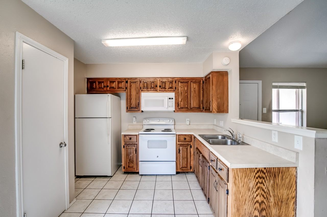 8419 Riverstone Dr #D - Photo 2 of 2