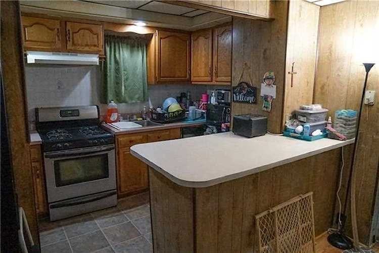 549 W Wayne St - Photo 3 of 7