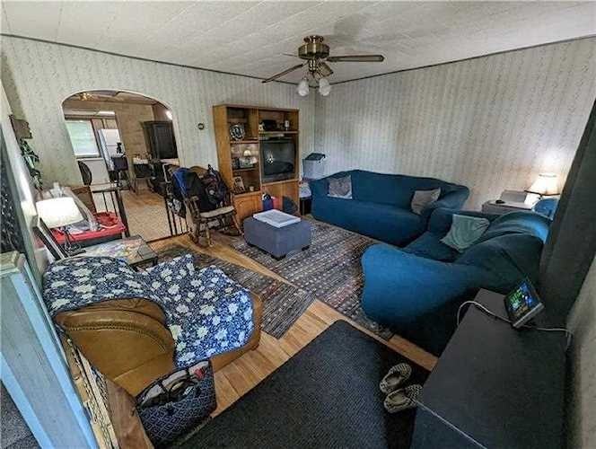 549 W Wayne St - Photo 6 of 7