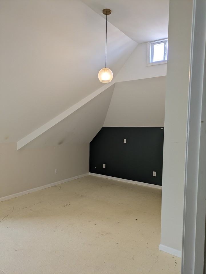 200 E Maxwell St #10 - Photo 3 of 11