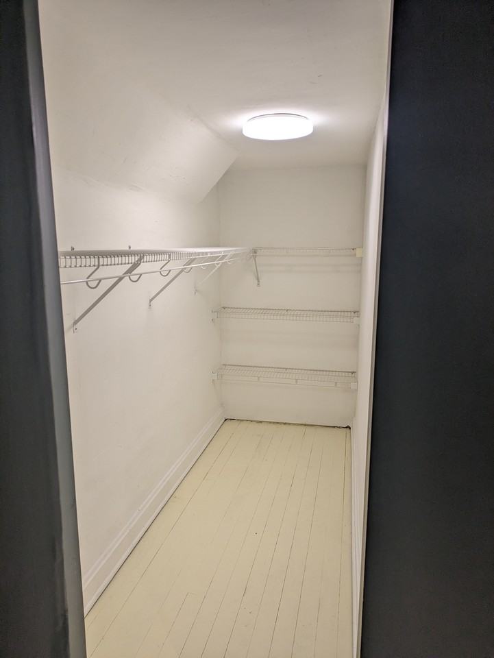 200 E Maxwell St #10 - Photo 5 of 11