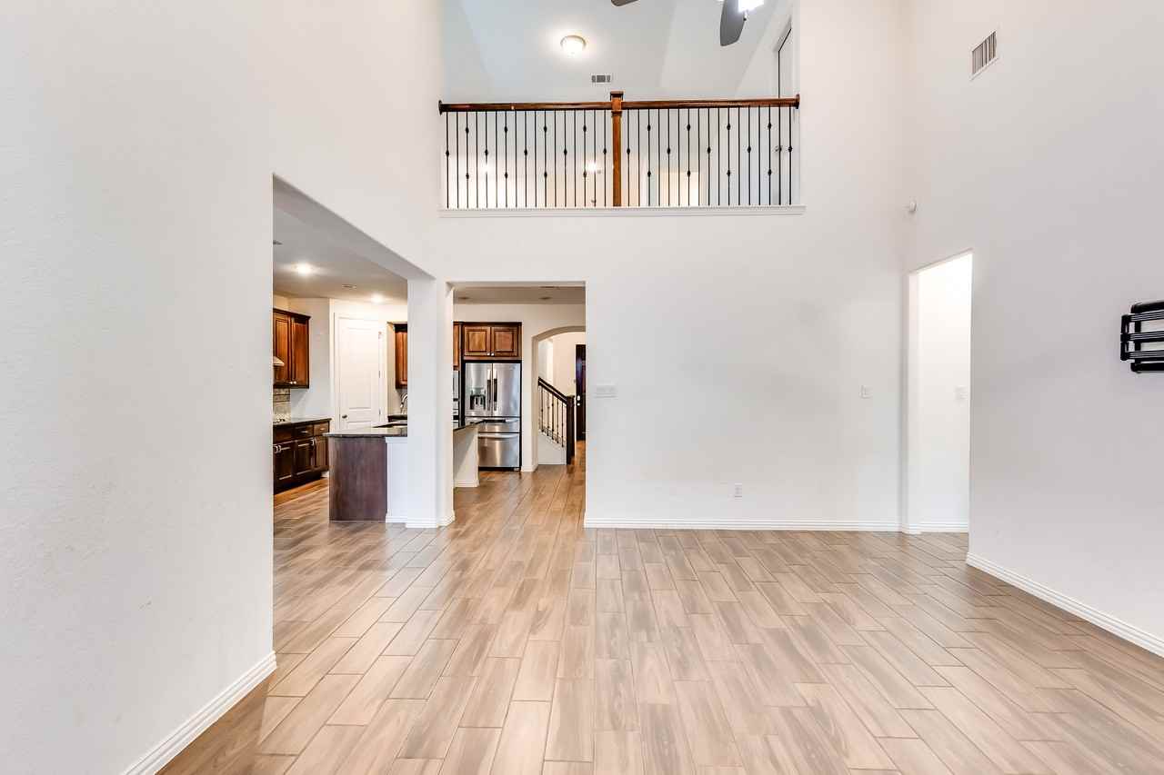 2908 Consuelo Way - Photo 2 of 11