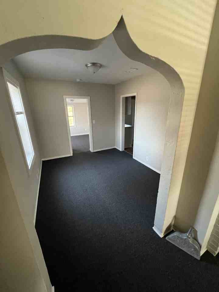 3614 Norwich St - Photo 4 of 11