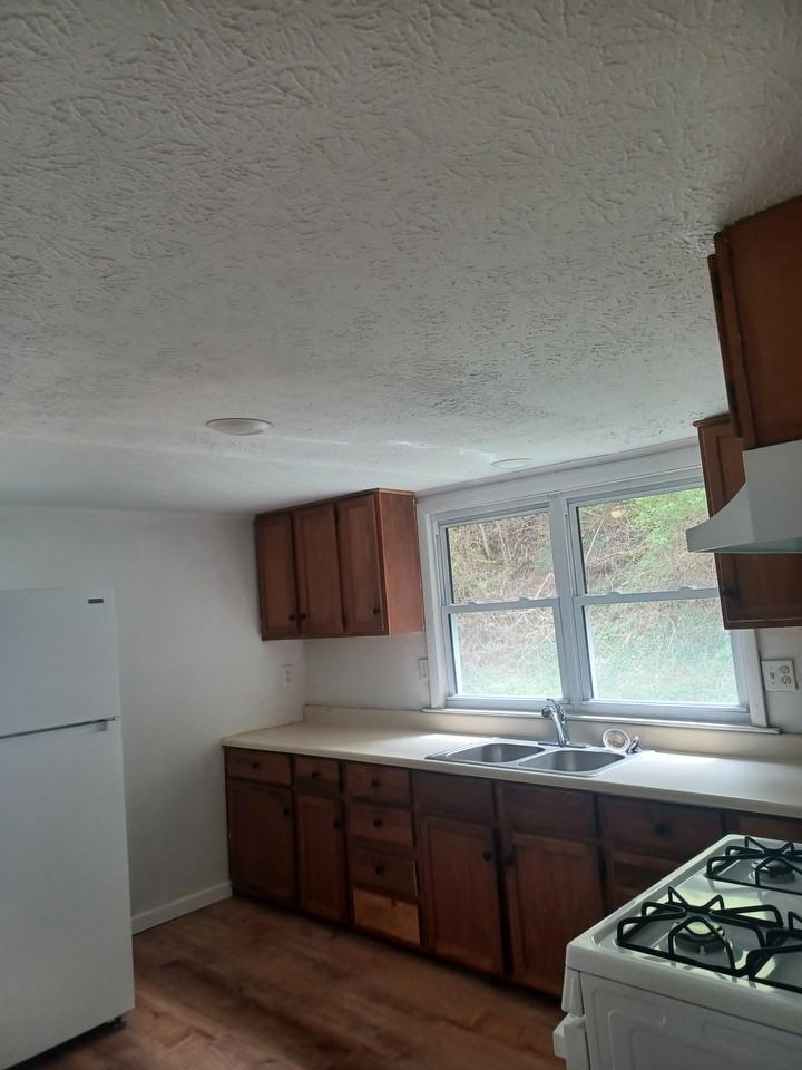 92 Mooney Ln - Photo 3 of 9