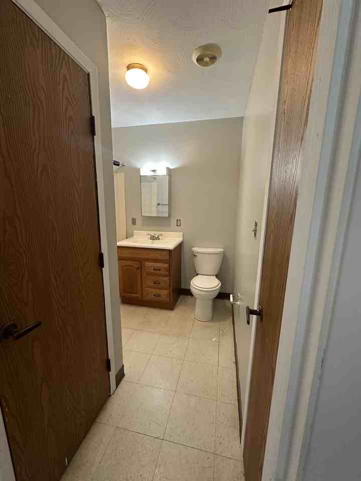 4 Clemens Ave - Photo 4 of 7