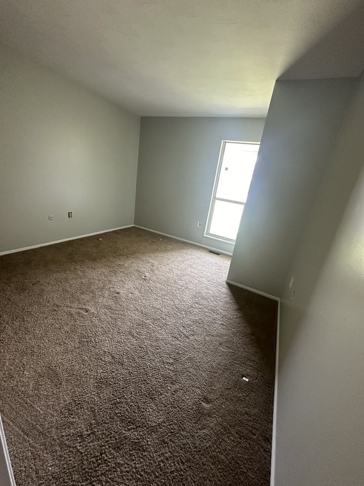 4 Clemens Ave - Photo 6 of 7