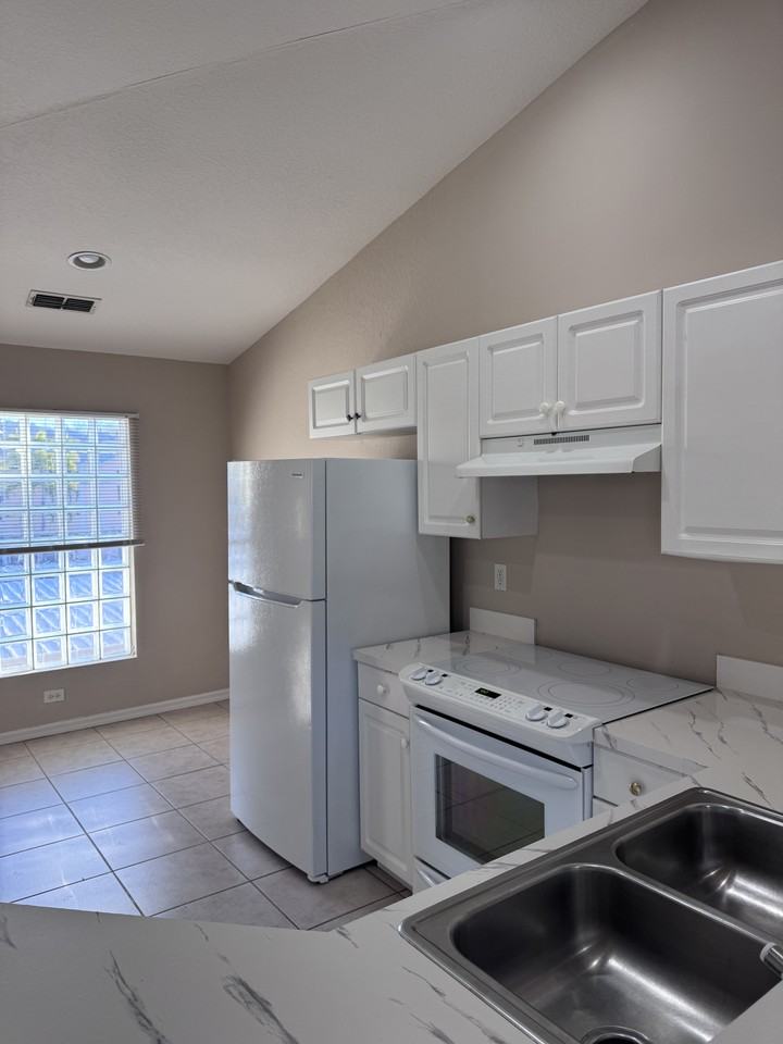 26729 Little John Ct - Photo 5 of 18