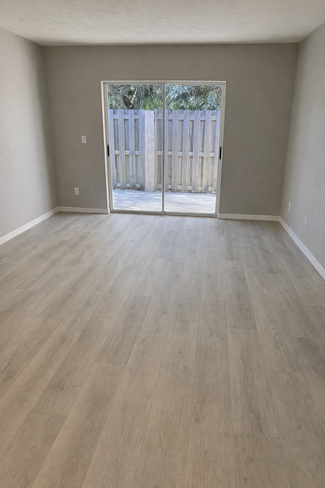 12243 Londonderry Ln - Photo 2 of 10