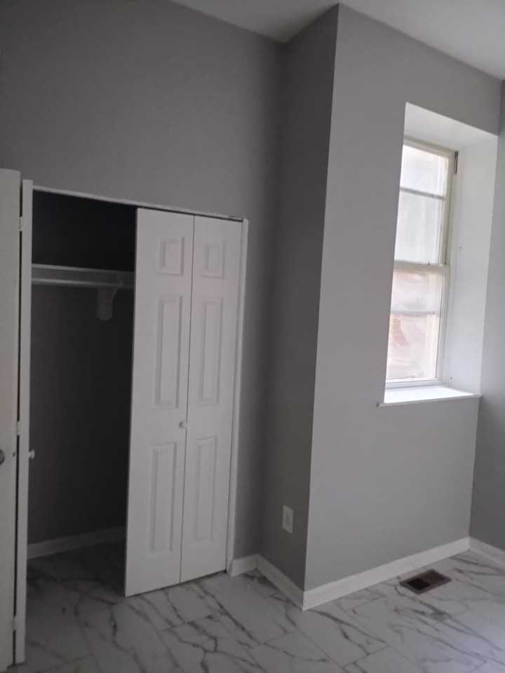 2202 Brookfield Ave - Photo 4 of 10