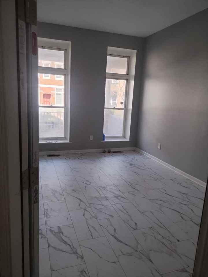 2202 Brookfield Ave - Photo 5 of 10