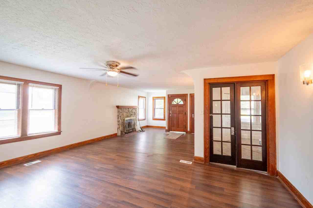 433 N Randall St - Photo 6 of 29