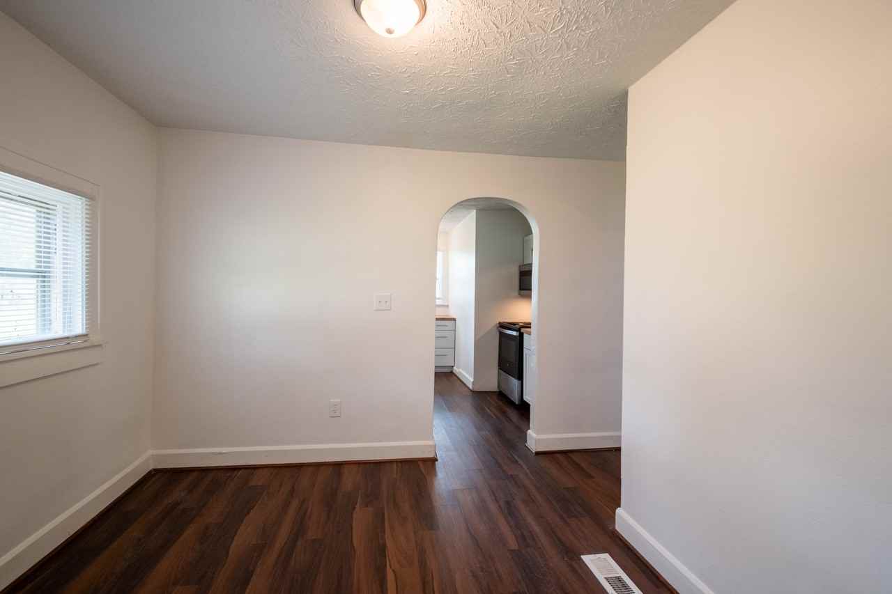 433 N Randall St - Photo 7 of 29