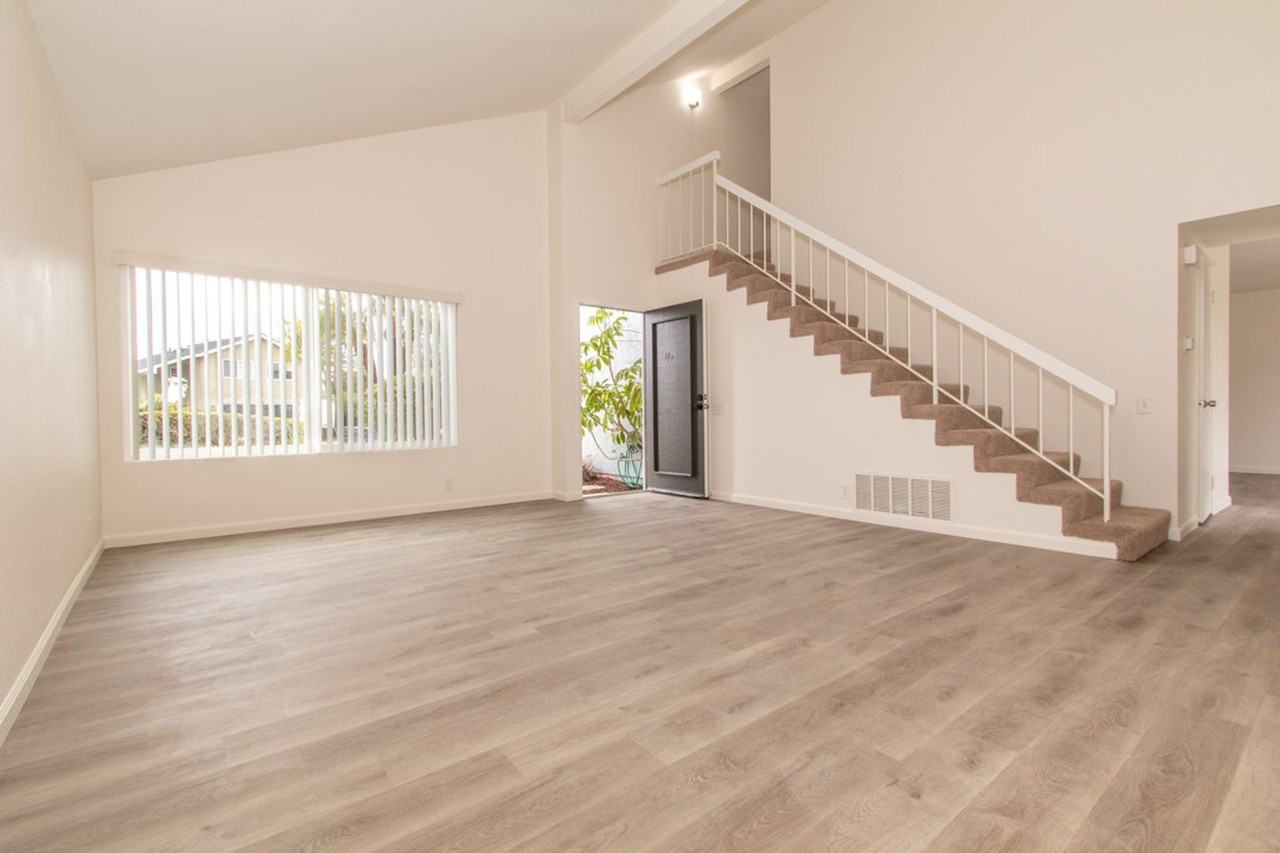 726 Kings Cross Ct - Photo 2 of 24