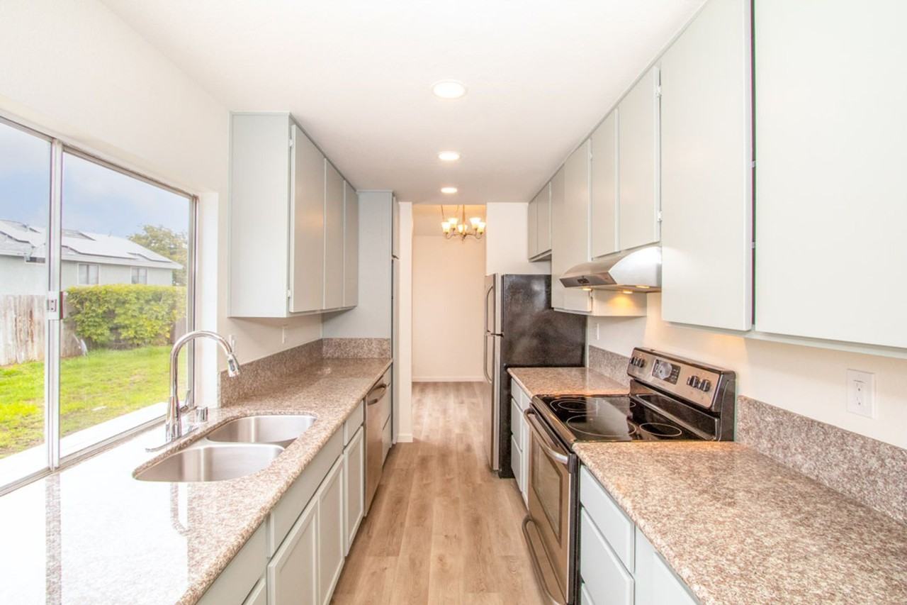 726 Kings Cross Ct - Photo 6 of 24