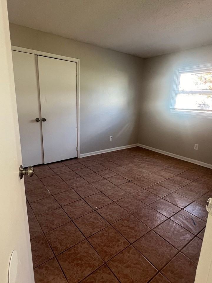 7989 Shady Oak Trl #107 - Photo 7 of 10