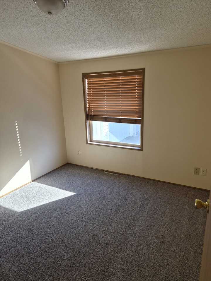 134 Paddock Cir #1 - Photo 5 of 13