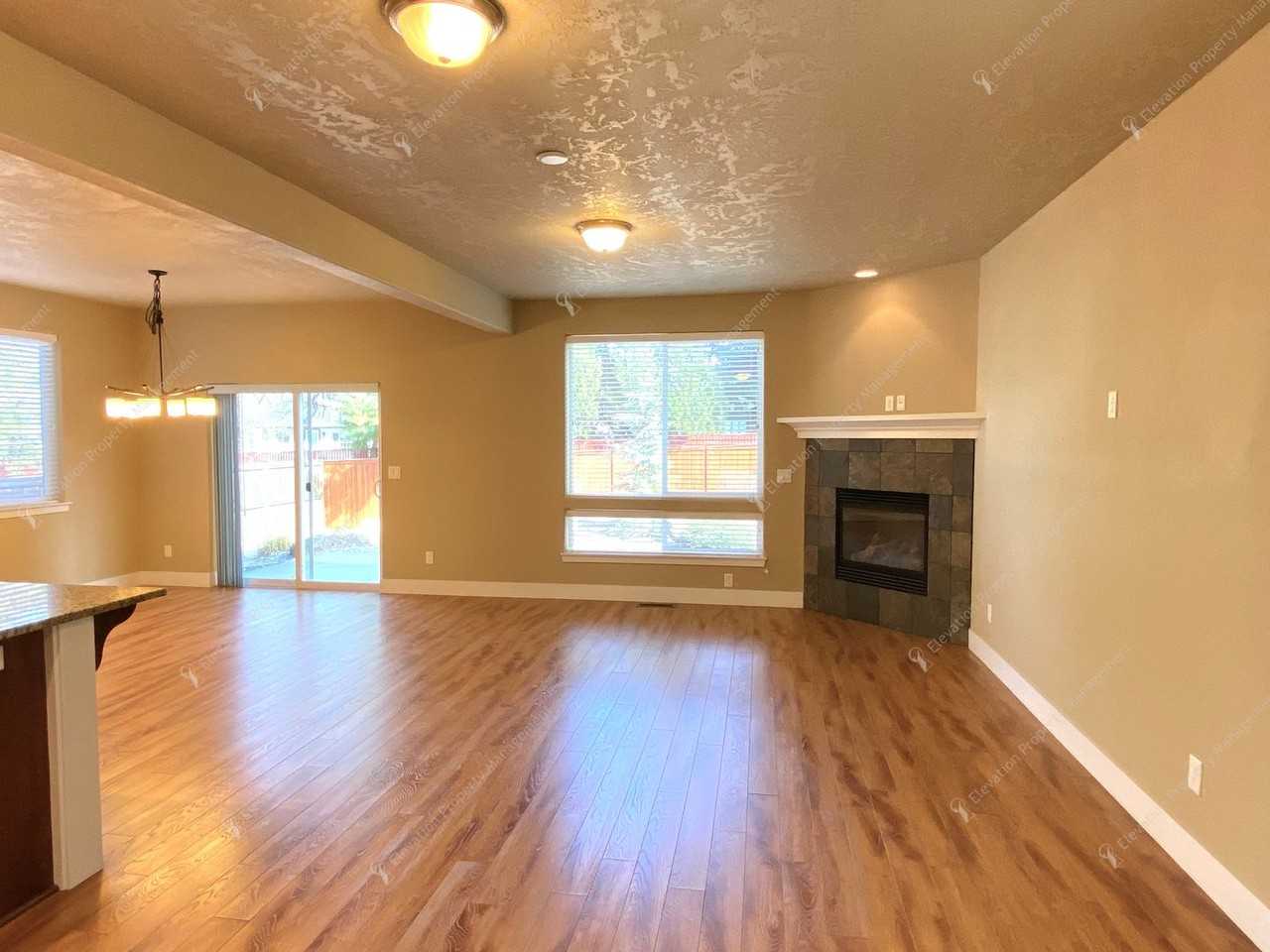 61402 Sunbrook Dr - Photo 7 of 50