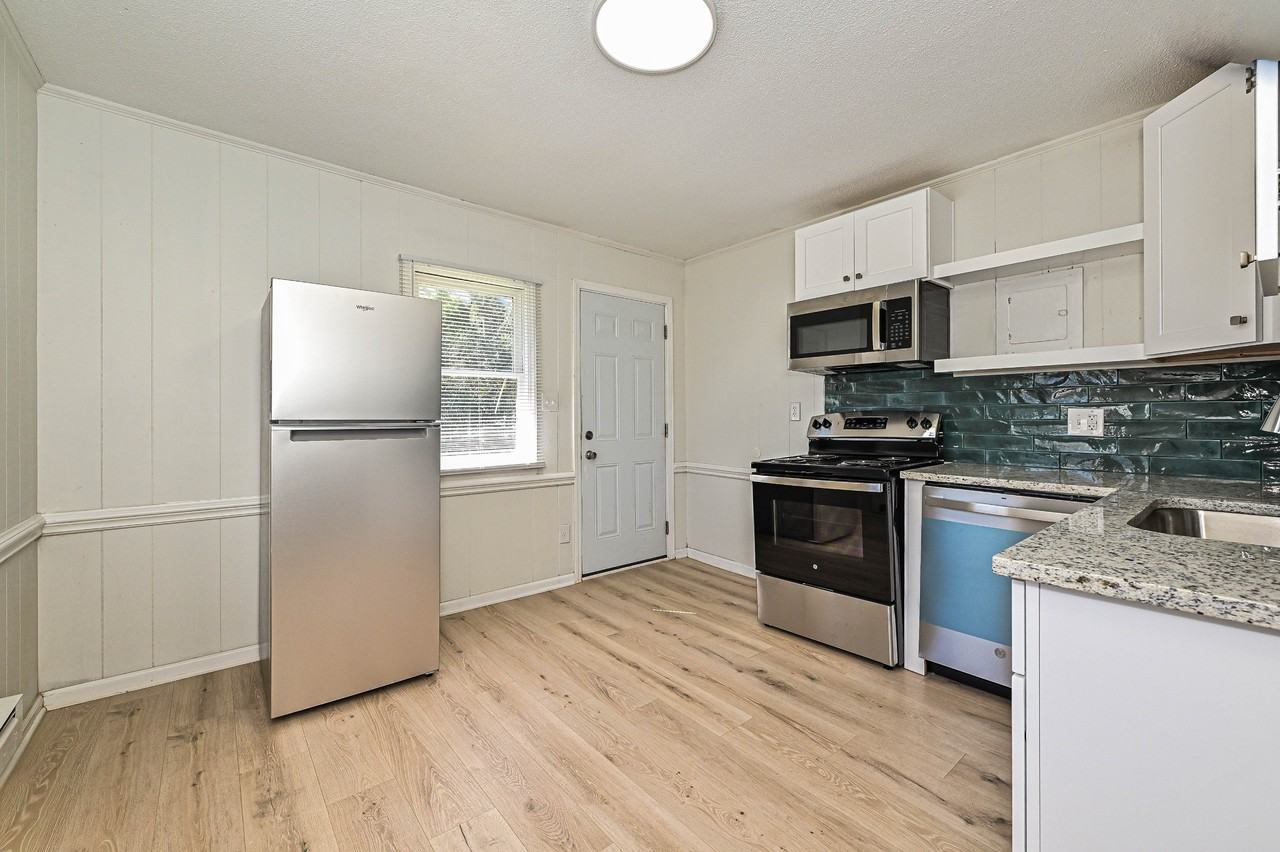 306 E Hudson St #1 - Photo 4 of 13