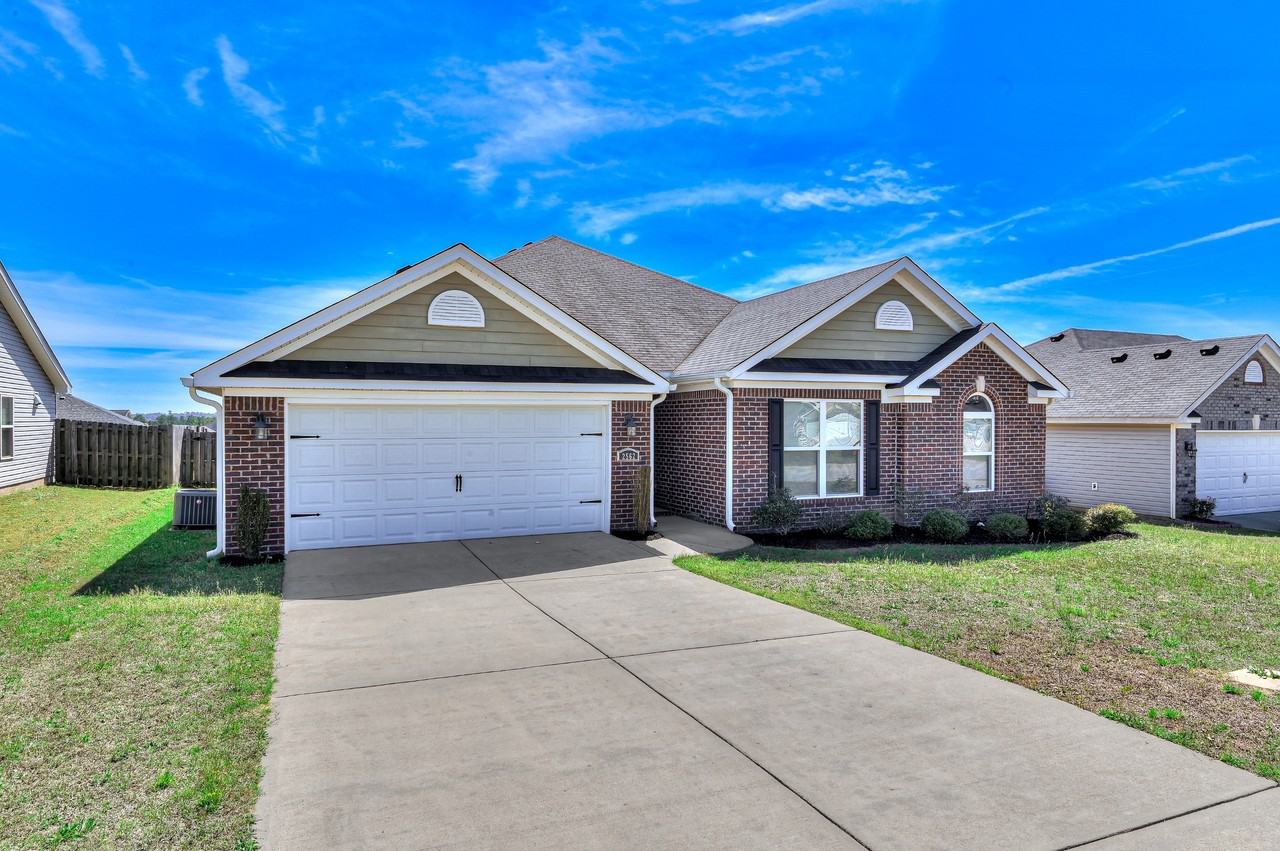 2562 Inverness Dr #1 - Photo 3 of 36