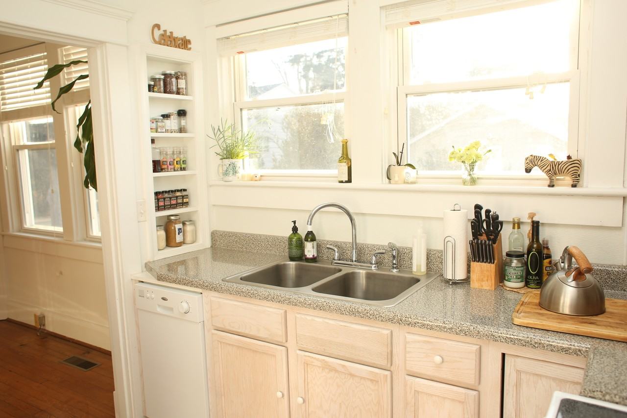 119 Observatory Ave - Photo 2 of 19