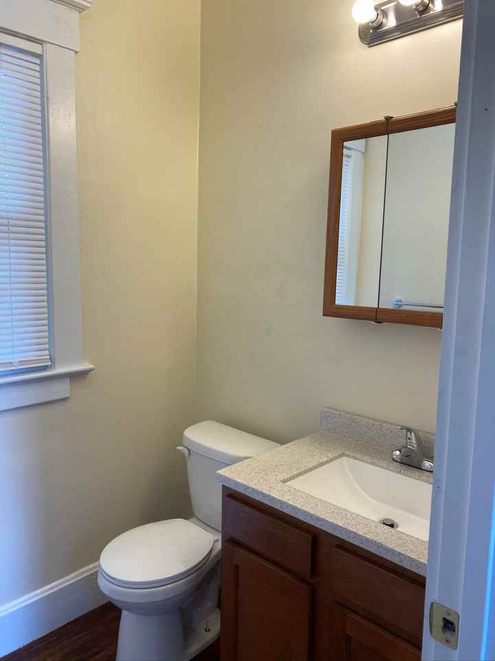 326 E Liberty St - Photo 2 of 16