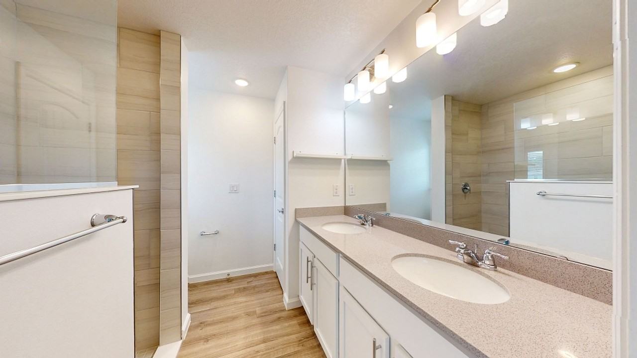 3254 Jupiter Blvd Se - Photo 5 of 10