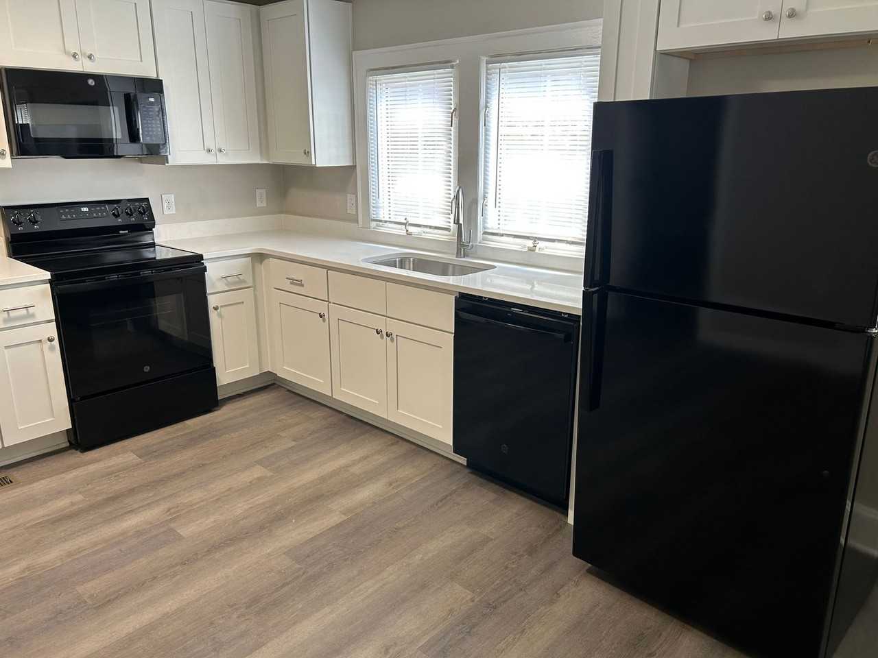 4151 Sheraton St - Photo 5 of 11