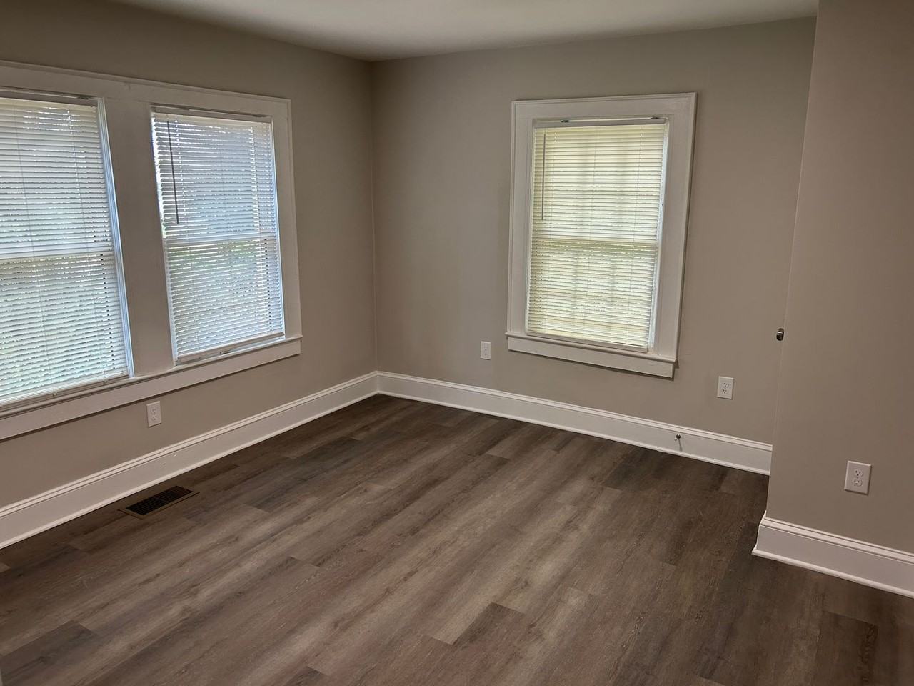 4151 Sheraton St - Photo 6 of 11