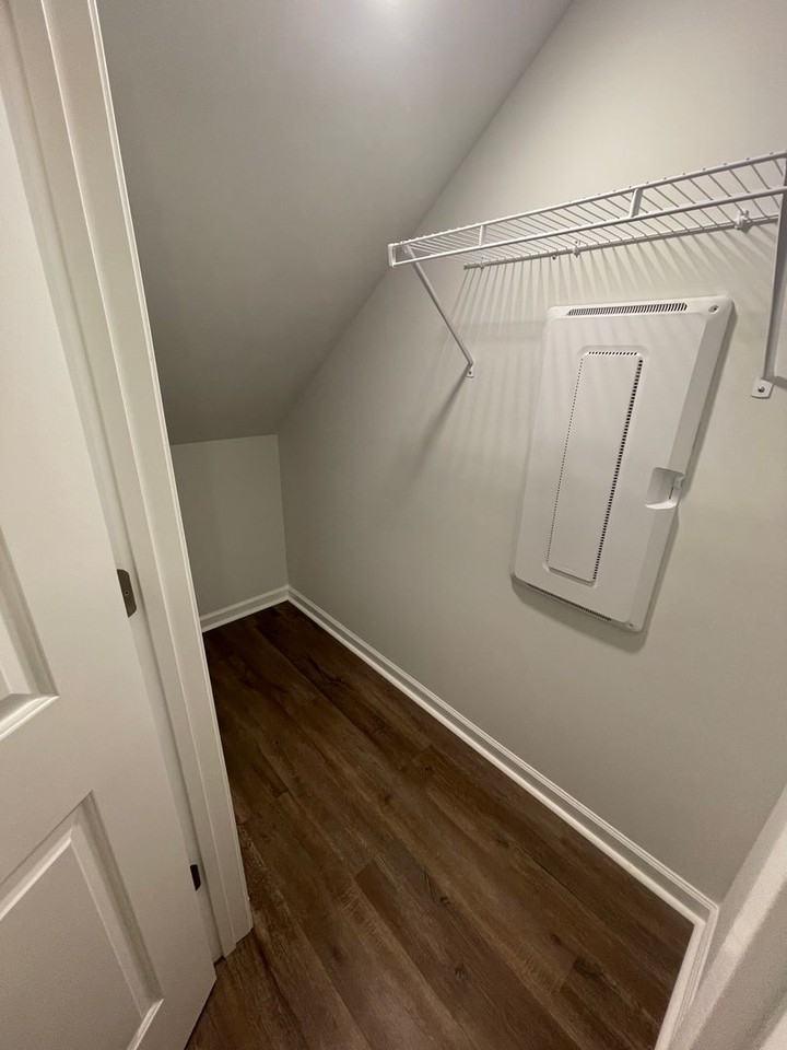 2237 Trakand Dr - Photo 4 of 22