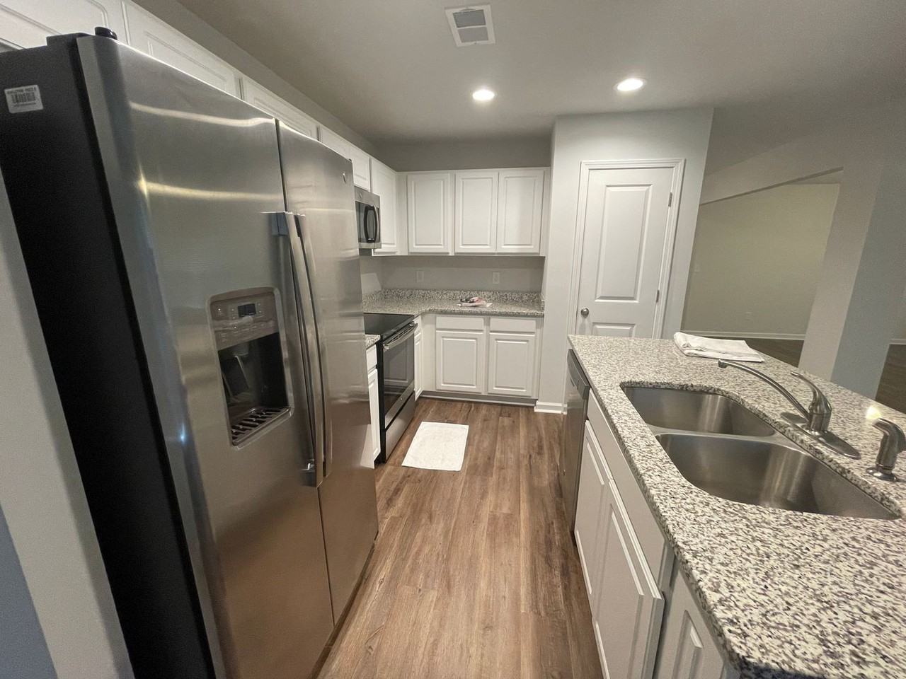 2237 Trakand Dr - Photo 7 of 21