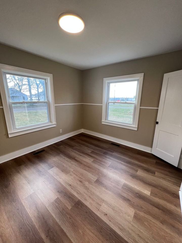 1203 S 2nd St - Photo 7 of 10