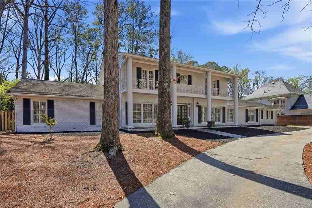 1190 W Paces Ferry Rd Nw - Photo 2 of 25